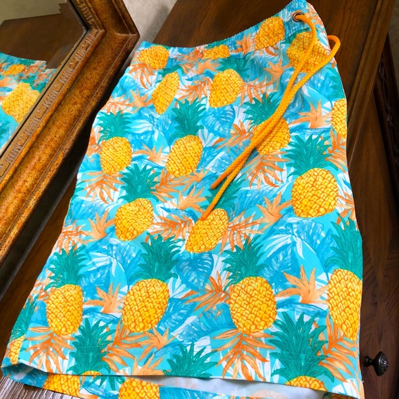 New Men’s resort swim trunk. Size XXL. Tropical plants and pineapples. - Picture 10 of 12